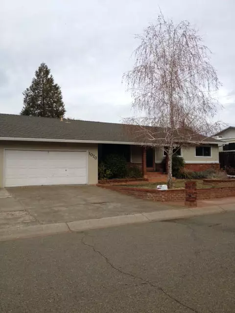 1070 Lorraine Dr, Redding, CA 96002 photo 1