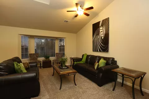 2100 Alden Ave, Redding, CA 96002 photo 2