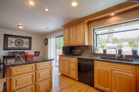 2736 Amethyst Way, Redding, CA 96003 photo 10