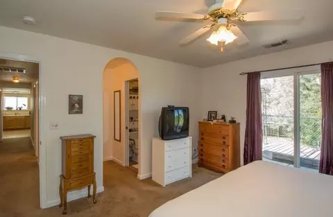 3884 Wolverine Dr, Redding, CA 96001 photo 9