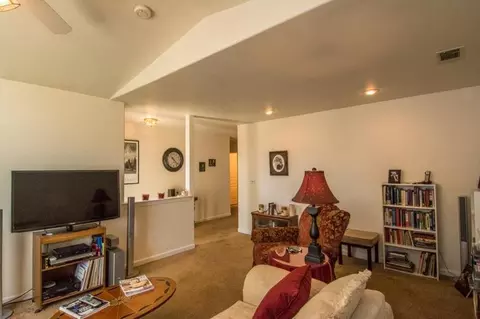 3884 Wolverine Dr, Redding, CA 96001 photo 5