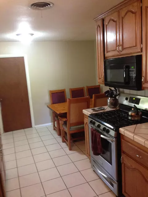 204 Oleander Cir, Redding, CA 96001 photo 1