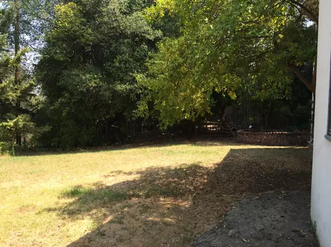 3430 Sunset Dr, Redding, CA 96001 photo 8