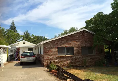 3430 Sunset Dr, Redding, CA 96001 photo 1