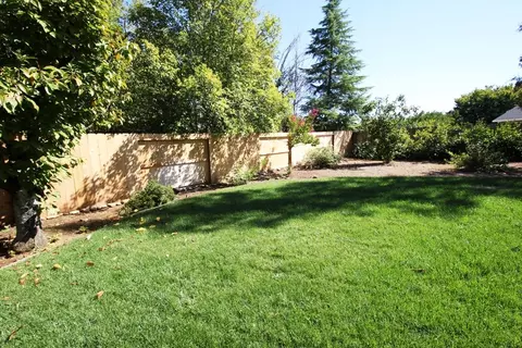 2287 Harlan Dr, Redding, CA 96003 photo 11