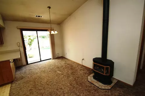 2287 Harlan Dr, Redding, CA 96003 photo 5