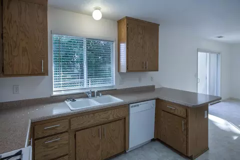 1485 Murieta Loop, Redding, CA 96002 photo 3