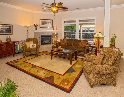 577 Grants, Redding, CA 96003 photo 16