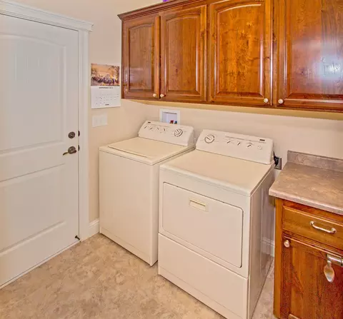 577 Grants, Redding, CA 96003 photo 19