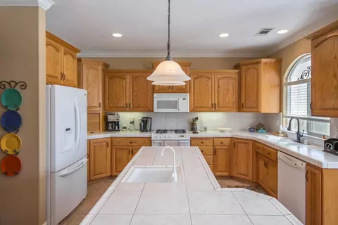 3279 Misty Glen Dr, Redding, CA 96001 photo 5