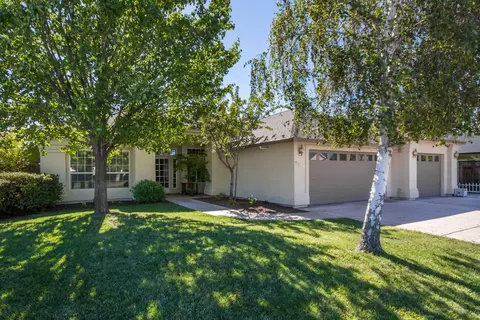 3279 Misty Glen Dr, Redding, CA 96001 photo 1