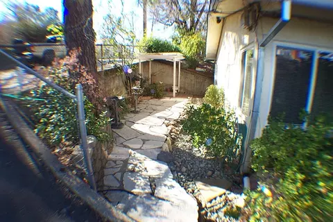2150 Sacramento St, Redding, CA 96001 photo 2