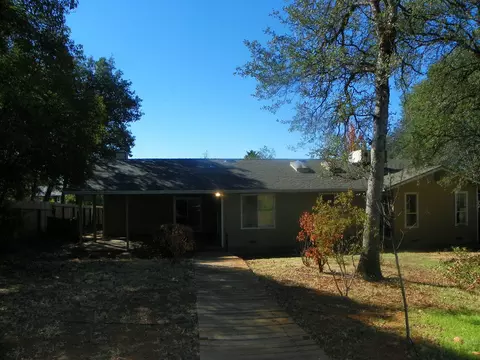 2840 Camulos, Redding, CA 96002 photo 2