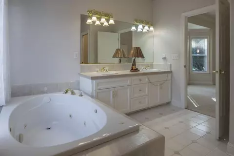 2612 Templeton Dr, Redding, CA 96002 photo 8