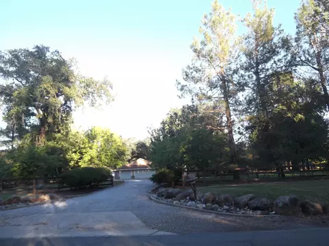 12837 Old Oregon Trl, Redding, CA 96003 photo 13