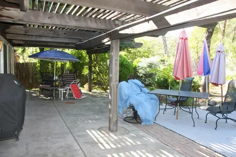 1876 Cumberland Dr, Redding, CA 96001 photo 13