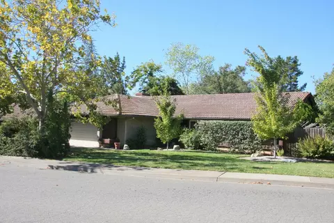 1876 Cumberland Dr, Redding, CA 96001 photo 1
