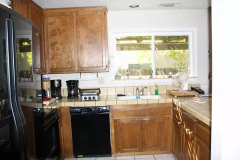 1876 Cumberland Dr, Redding, CA 96001 photo 5
