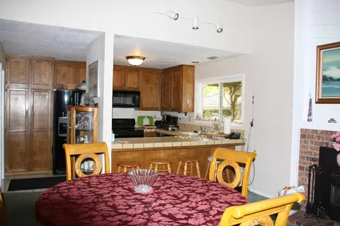 1876 Cumberland Dr, Redding, CA 96001 photo 6