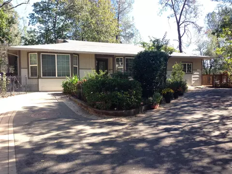 9940 Swasey Dr, Redding, CA 96001 photo 1