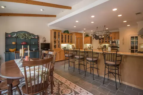 4785 Yellowstone Dr, Redding, CA 96002 photo 4