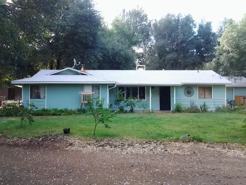 20111 Lairpin Ln, Redding, CA 96002 photo 1