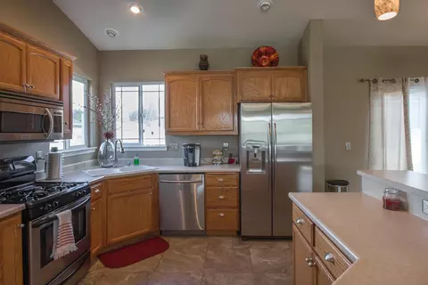 3255 Capricorn Way, Redding, CA 96002 photo 3