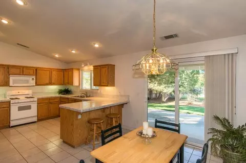 4453 Alta Saga Dr, Redding, CA 96002 photo 5