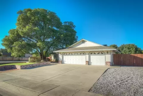 4453 Alta Saga Dr, Redding, CA 96002 photo 2
