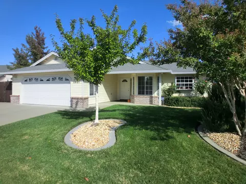 2931 Starburst, Redding, CA 96001 photo 2