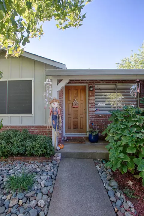 2313 Hawn Ave, Redding, CA 96002 photo 2