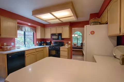 474 Moonstone Way, Redding, CA 96003 photo 8