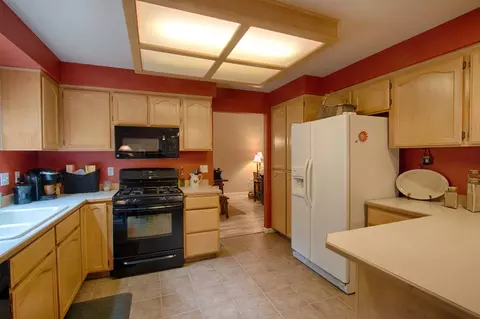 474 Moonstone Way, Redding, CA 96003 photo 9