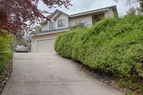474 Moonstone Way, Redding, CA 96003 photo 4