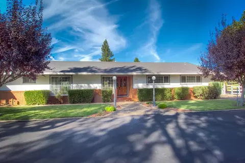 19960 Countryside Ln, Redding, CA 96002 photo 1