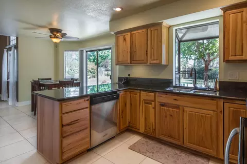 507 Armando Ave, Redding, CA 96003 photo 4