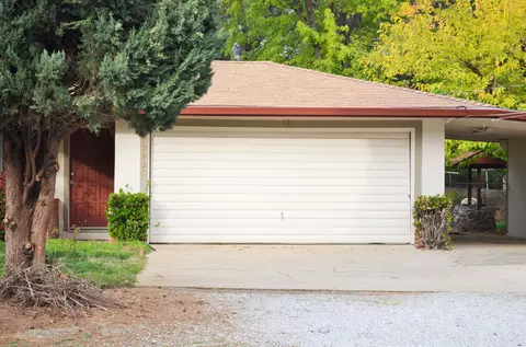 17920 Tiptoe Ln, Redding, CA 96003 photo 2