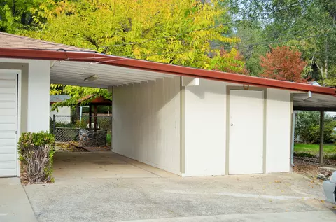 17920 Tiptoe Ln, Redding, CA 96003 photo 3