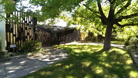 240 Oleander Cir, Redding, CA 96001 photo 3