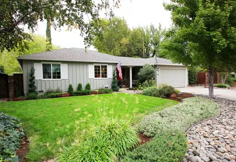 2284 Canal Dr, Redding, CA 96001 photo 1