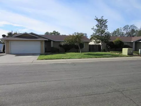 3381 Auburn Dr, Redding, CA 96003 photo 1