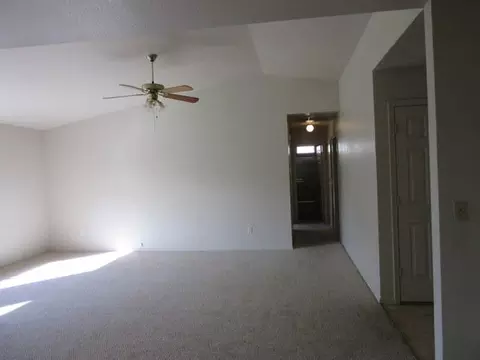 3381 Auburn Dr, Redding, CA 96003 photo 9