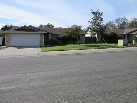 3381 Auburn Dr, Redding, CA 96003 photo 3