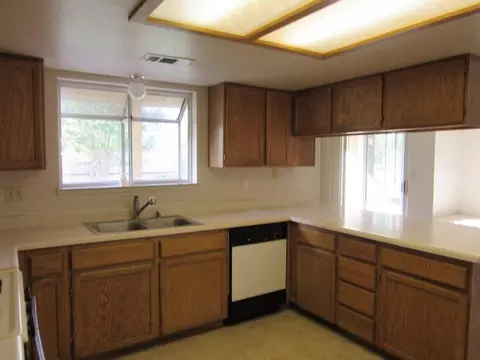 3381 Auburn Dr, Redding, CA 96003 photo 14
