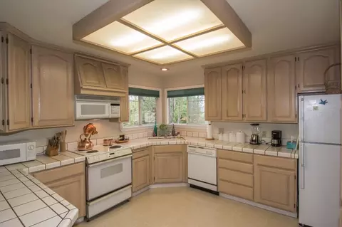 3185 Pinot Path, Redding, CA 96001 photo 11