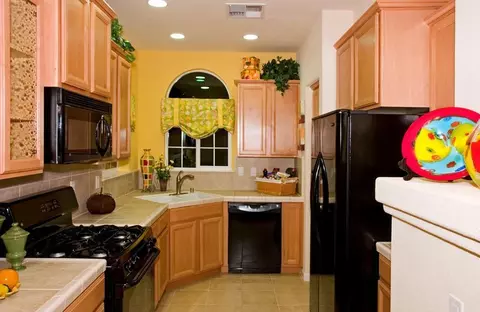1991 Lugano, Redding, CA 96003 photo 2