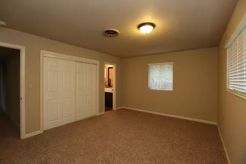 2945 Valentine Ln, Redding, CA 96001 photo 8