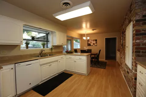 2945 Valentine Ln, Redding, CA 96001 photo 6