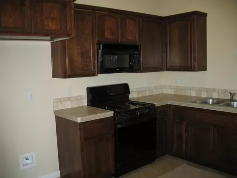 2194 Tuscany Way, Redding, CA 96003 photo 2