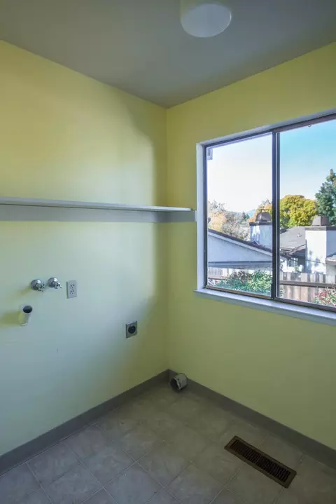 727 Coffeeberry Ln, Redding, CA 96003 photo 16